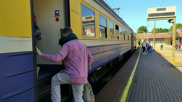 Латвия оказалась на пороге транспортного коллапса из-за разрыва с Россией. Железнодорожники просят русские детали