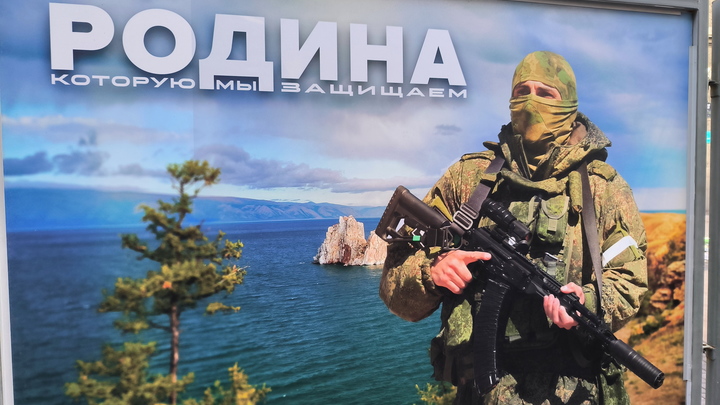 С начала года в ВС России поступили около 385 тысяч добровольцев и контрактников