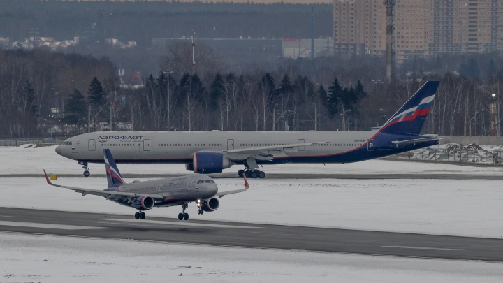 Пассажиры и экипаж рейса Бангкок-Москва пожаловались на тошноту из-за резкого запаха