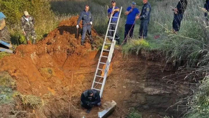 Роковая смена маршрута: супруги погибли в провалившейся карстовую яму машине