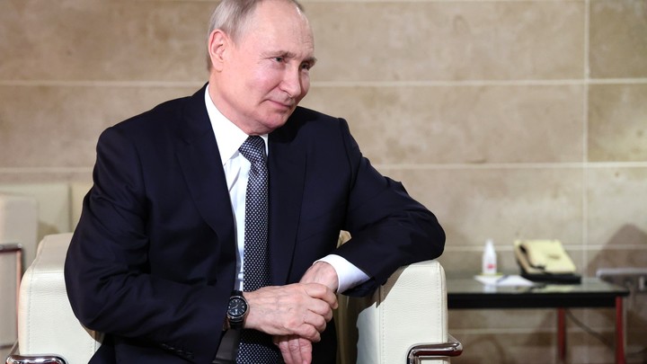 Срываем покровы. А Путин-то ненастоящий! Объясняем в картинках