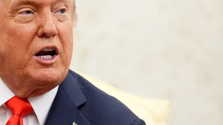 Трамп заявил, что сам примет решение о санкциях против России