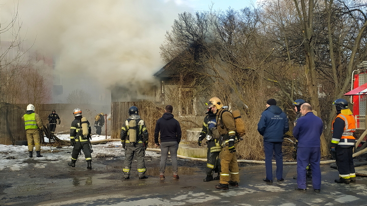 В Сочи сгорел частный дом
