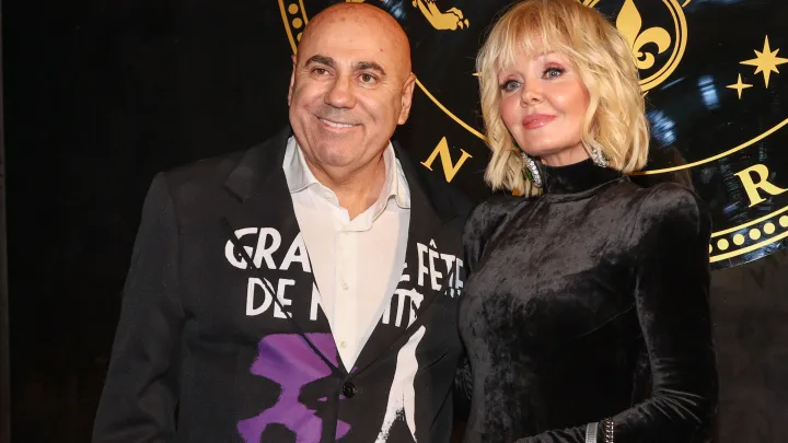 Бесплатно на День Победы звёзды выступать отказались. Зато стены дома из кожи угря