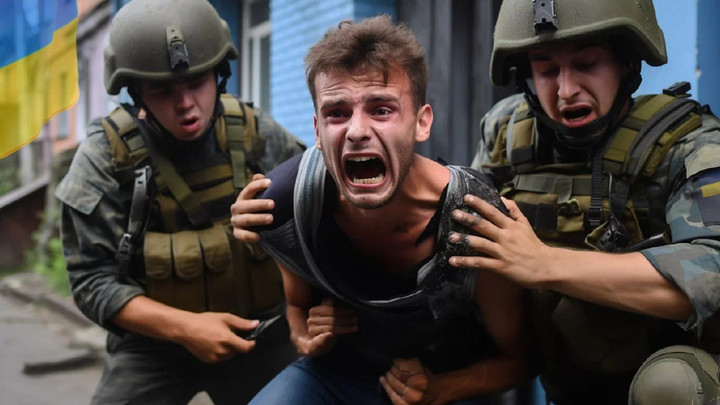 Более миллиона долларов изъято: На Украине двух военкомов арестовали за организацию схемы по уклонению от мобилизации