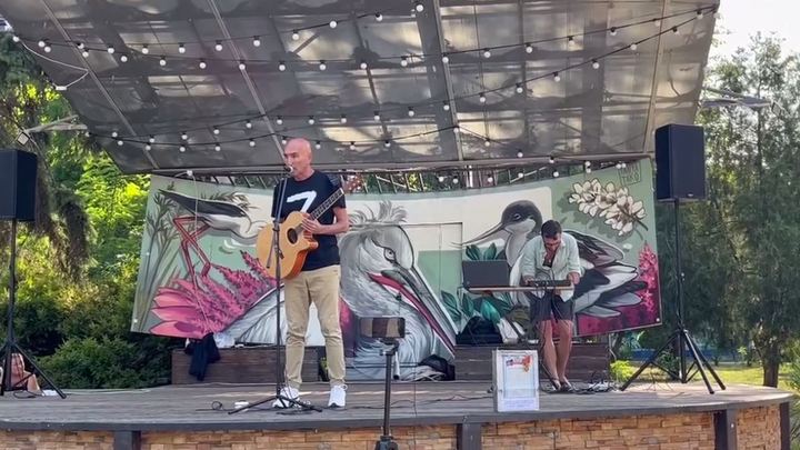 Это шоу с элементами сатанизма: певец из ДНР со сцены в Анапе жестко высказался о концерте Киркорова