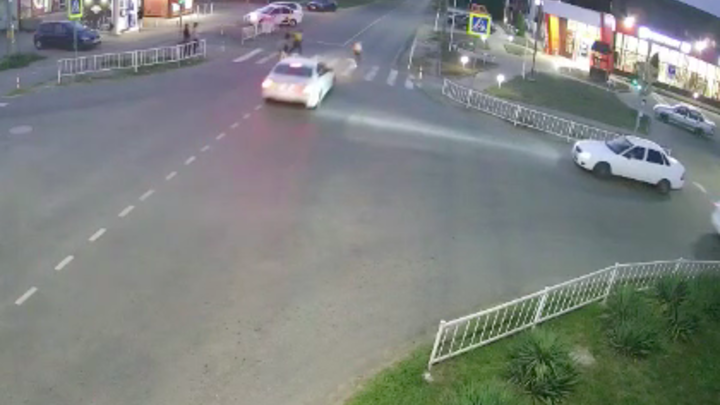 В Курганинске водитель BMW сбил школьника на пешеходном переходе