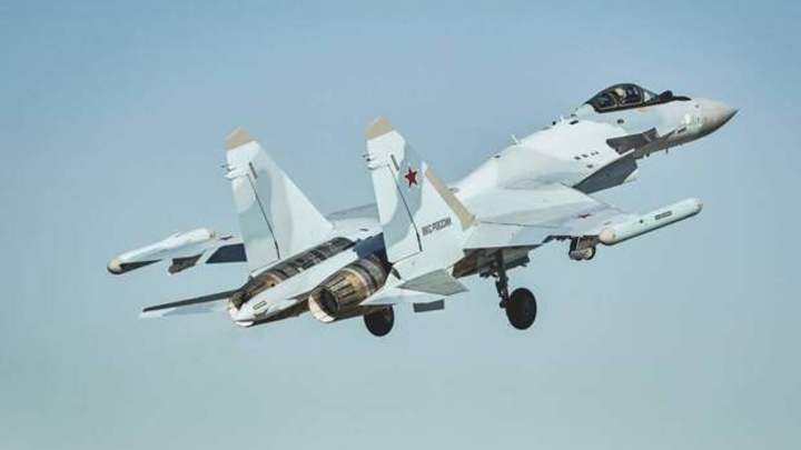 Русские пилоты истребителей Су-35 обнаружили замаскированные позиции ПВО Украины в Курской области