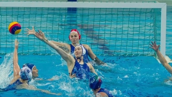 Подмосковный тренер привёл женскую сборную России по водному поло к победе над Италией