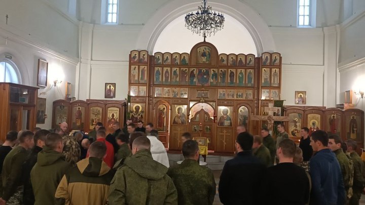 Мобилизованные из регионов Сибири массово приняли Крещение в Новосибирске