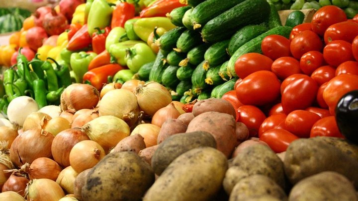 Фермеры со всего края привезли в Краснодар на ярмарки выходного дня свежие овощи и фрукты