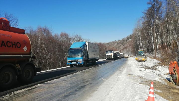 Трассу «Байкал» перекрыли для большегрузов из-за снега в Забайкалье