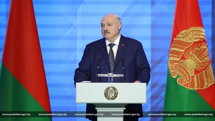 Лукашенко готов отказаться от размещения Орешника с ядерными боеголовками в Белоруссии Лукашенко готов отказаться от размещения Орешника с ядерными боеголовками в Белоруссии