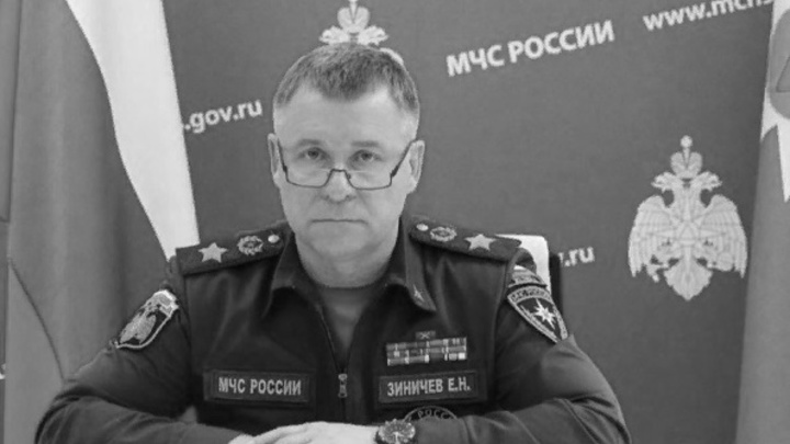 На странные недомолвки вокруг гибели Зиничева указал Баранец: Впечатление, будто им команду дали