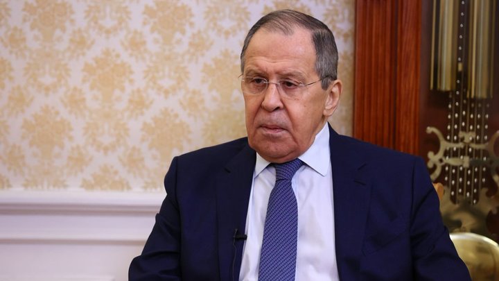 Лавров жестко ответил Киеву и назвал ложью обвинения, что РФ бомбит свои города у границы