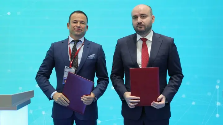 ПМЭФ-2025: Губернатор Вячеслав Федорищев подписал соглашение о создании производственно-логистического хаба