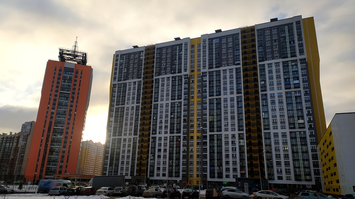 В Петербурге за три месяца сдали более 300 человейников на 25 тысяч квартир