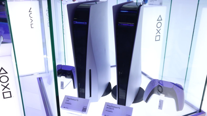 Sony показала новую мини-приставку для игр PlayStation Portal