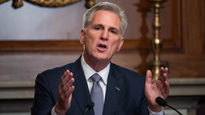 Раскол в США. Сторонник Трампа требует отставки видного политика