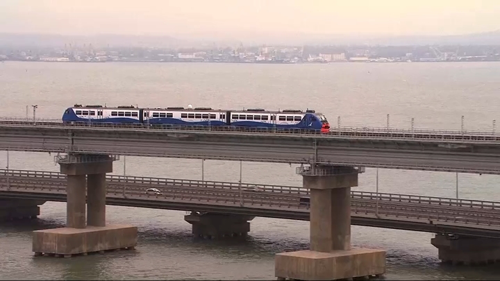 На Крымском мосту закончили монтаж первого пролета железнодорожной части