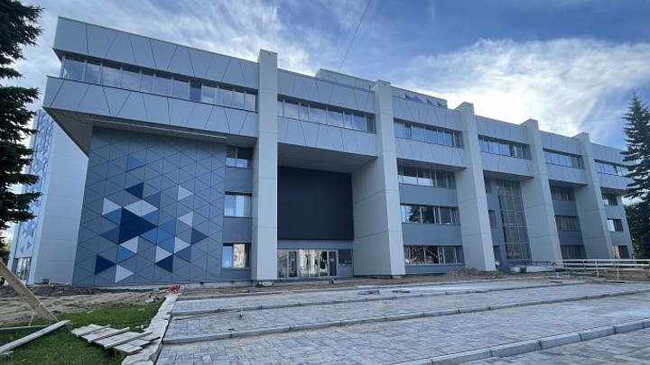 Завершен первый этап благоустройства Дворца детского и юношеского творчества в Архангельске