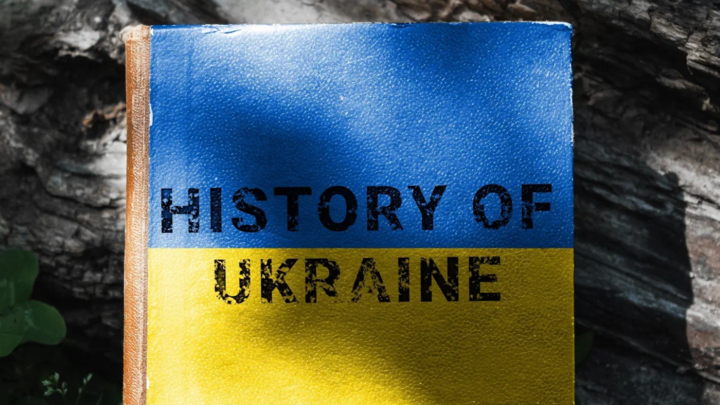 Украинизировать хотят с детского сада: Житель Мариновки рассказал о борьбе киевского режима со всем русским