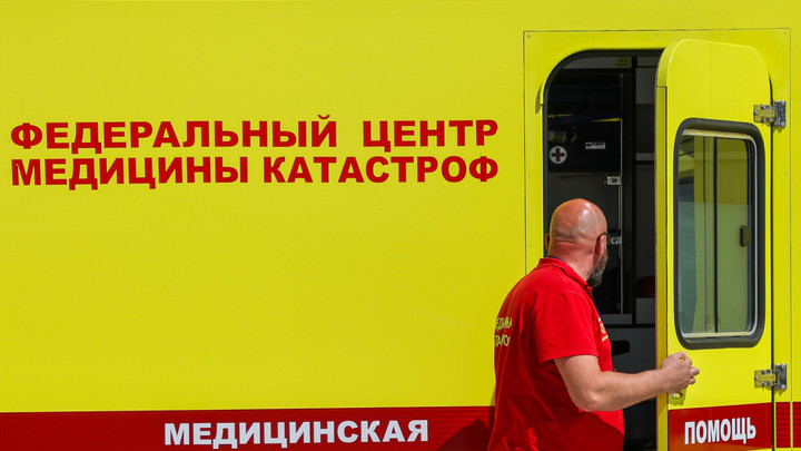 Он, наверное, бывший эсвэошник : На севастопольском пляже отец закрыл собой сына от раскалённых кассет ATACMS