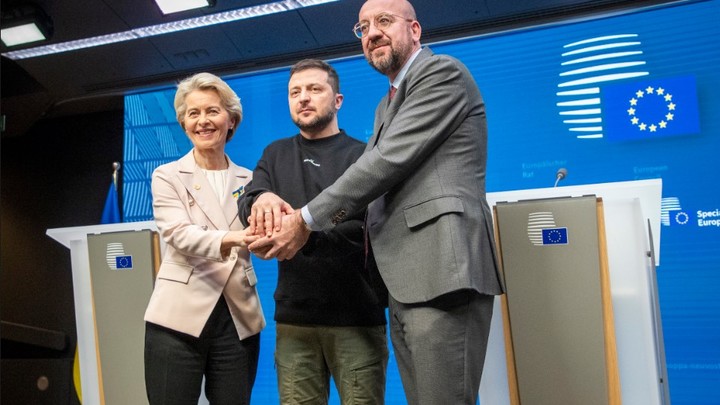 Перепалка в Евросоюзе: Глава ЕС и председатель ЕК не поделили власть