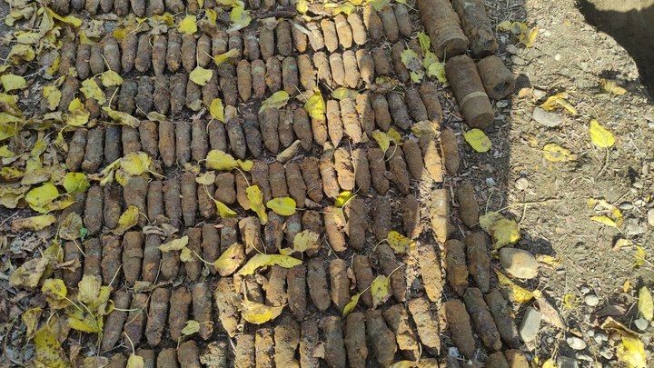 В Гулькевичском районе во дворе частного дома нашли 500 снарядов времён войны