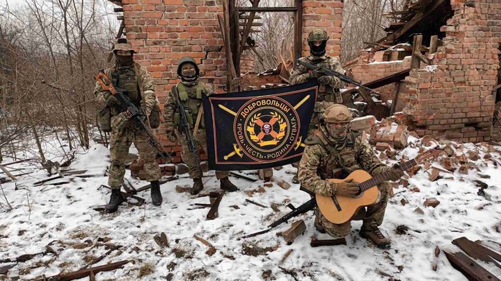 Глава ЧВК Вагнер показал, что осталось от села Сакко и Ванцетти после ожесточённых боёв