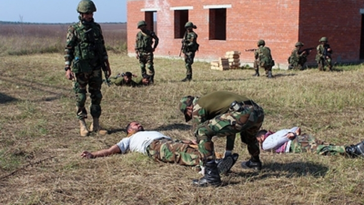 Зачем украинские боевики сдаются в плен ползком