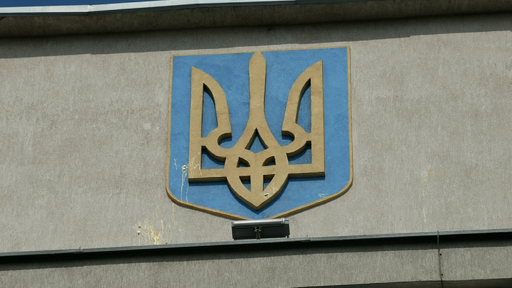 Санкции Запада против России лишили Украину половины ВВП