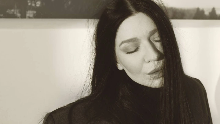 Певица Ёлка вышла замуж и получила русский паспорт вместо украинского