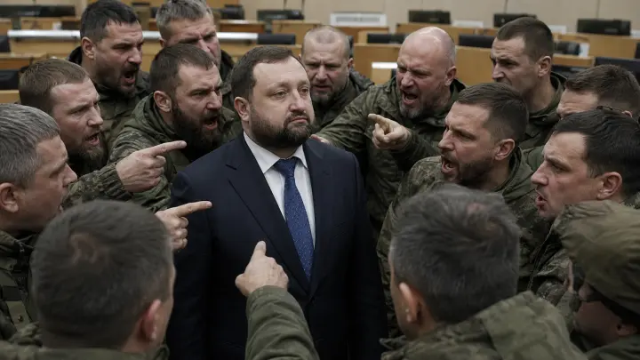 Такого гнева у военкоров выборы в Госдуму давно не вызывали
