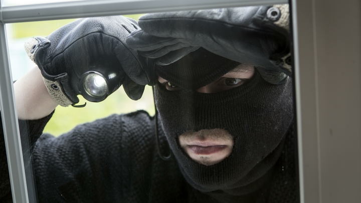 В Иванове торговцы украли из стиральной машины бабушки четыре с половиной миллиона рублей