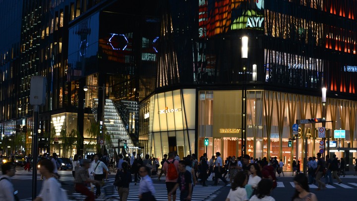 Токио ввёл мокрый закон. Банкротящаяся Япония пытается споить зумеров