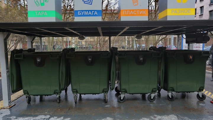 Запорожские муниципалитеты получили новые контейнеры для мусора