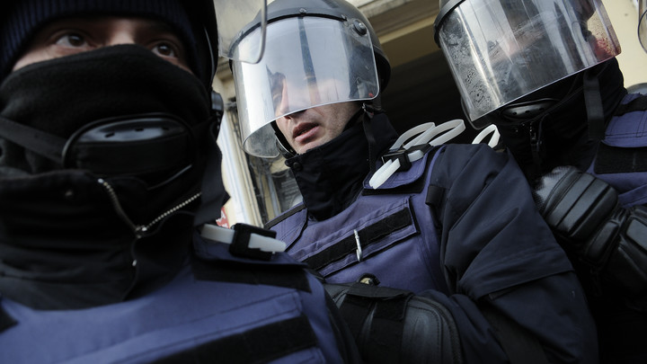 Всё очень мирно завершится: Полиция обеспечила отход митингующих в Грузии