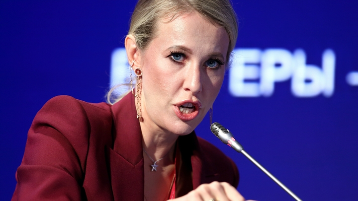 Собчак возмутилась признанием человека с татуировкой Путина: Может, не надо?