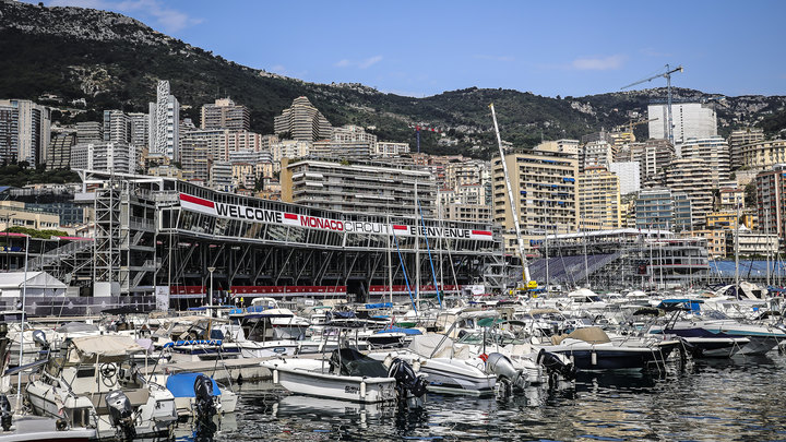 Вернувшаяся в Россию дочь олигарха подставила отца и разозлила русских