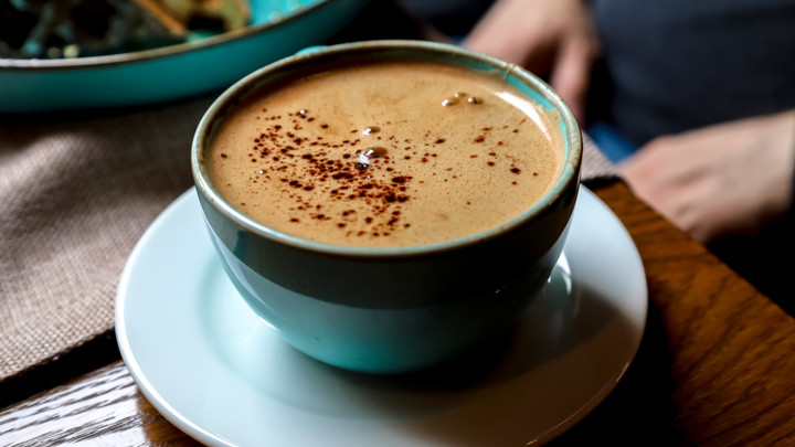 Кофе всё-таки вреден. И дело не только в гипертонии: Диетолог расставила все точки над i