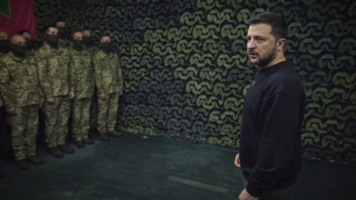 Зеленский попытался пристыдить военных за желание идти в политику