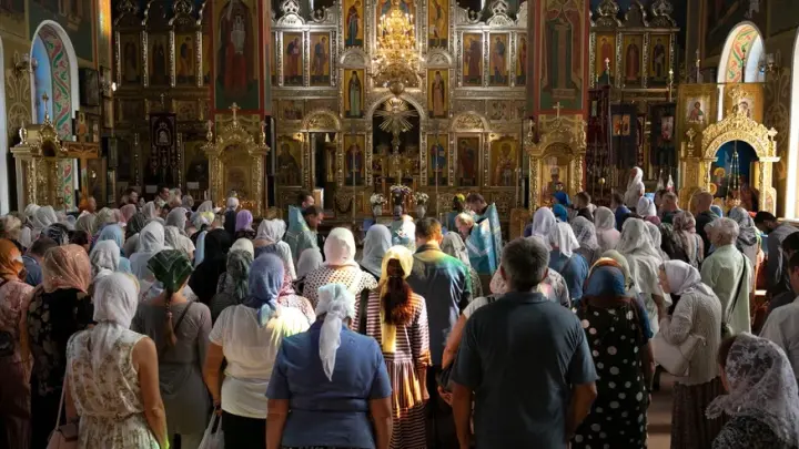 В Церкви объяснили, можно ли донашивать одежду за покойником