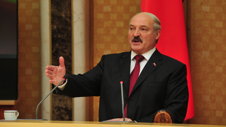 Лукашенко в борьбе с санкциями поставил в пример своим министрам Россию