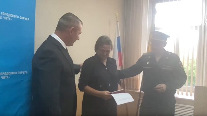 Матери читинца Дениса Блинникова, погибшего на Украине, вручили Орден Мужества