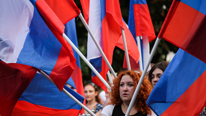 На избирательных участках в России завершен подсчет голосов на референдуме