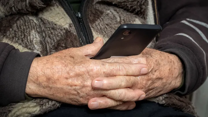 Коррупционная проверка поставила точку в споре чиновника и пенсионерки. Не в его пользу