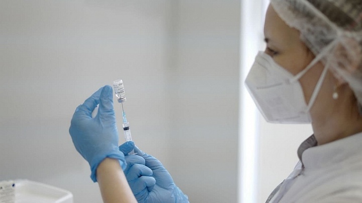 Коронавирус на Кубани на 18 сентября: почти 1,5 тыс. студентов привились за неделю