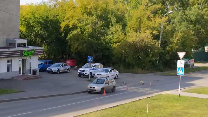 В Кемерове на пешеходном переходе машина сбила девочку