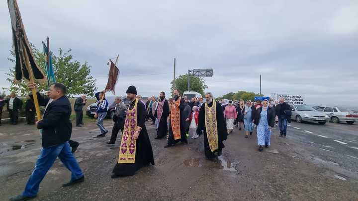 Крестный ход в Чадыр-Лунге.jpg